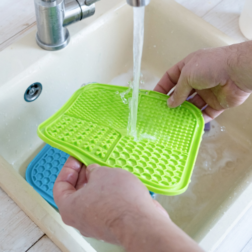 BoneItUp Lick Mat for Dogs & Cats โ BPA-Free Dog Food Mat Slow Feeder, Crate Training, Dental Health & Digestion โ Slow Feeder Mat for Dogs - Dishwasher Safe Crate Lick Mat (Blue)